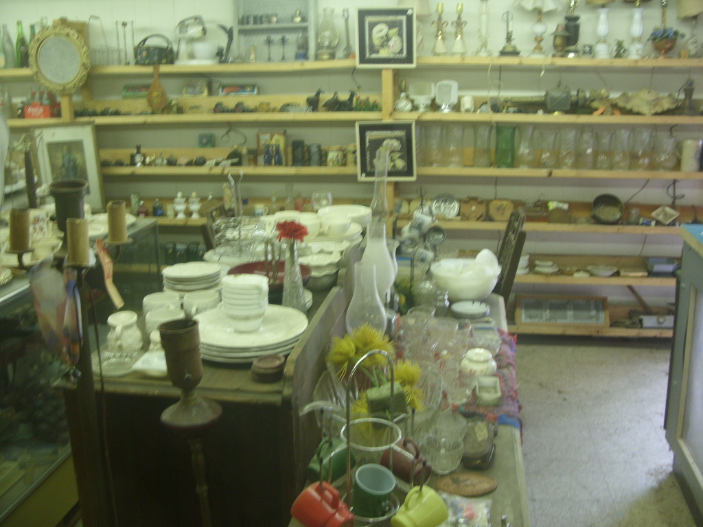 BEST OPPORTUNITY TO HAVE A ANTIQUE SHOP Inventory 3 Antiques & Collectibles Shop