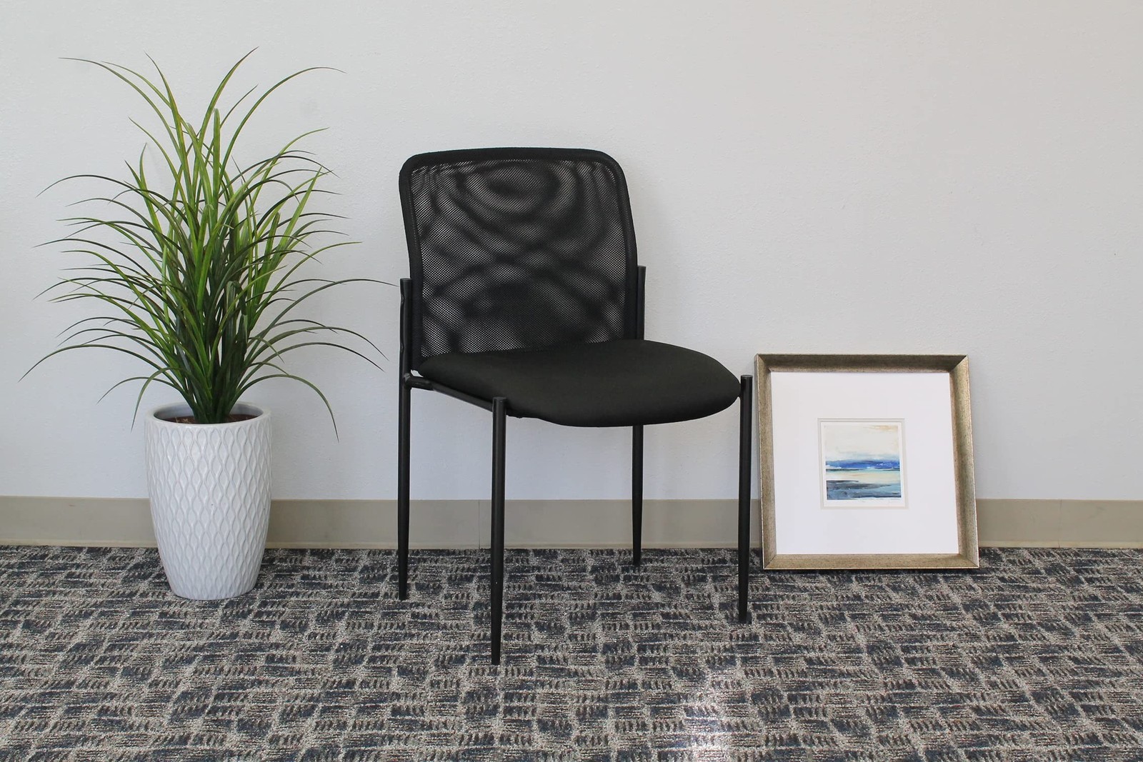 Boss Office Products Mesh Guest Chair in Black (B6919)