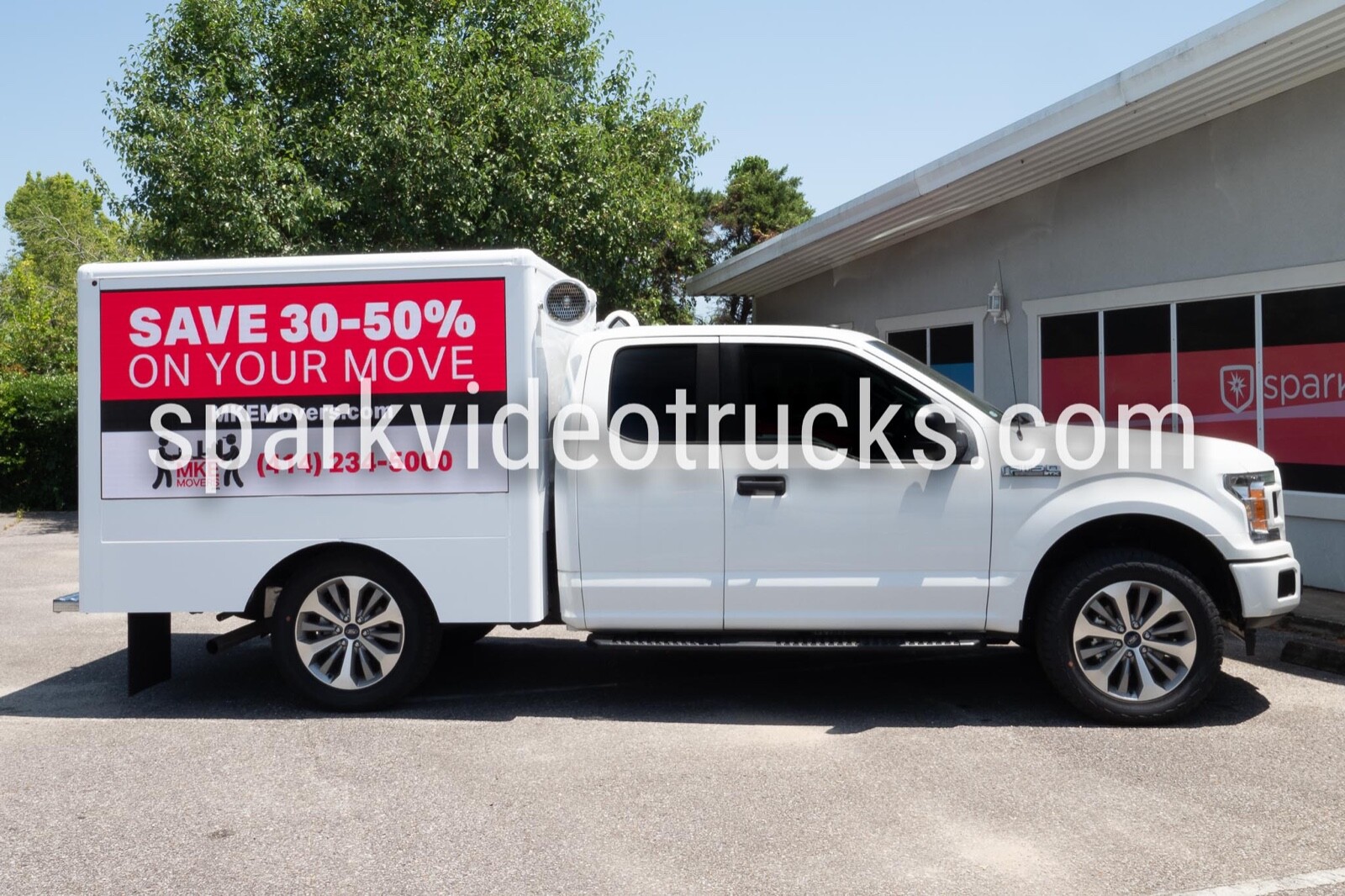 Digital mobile billboard advertising trucks with super bright LED Video / Audio