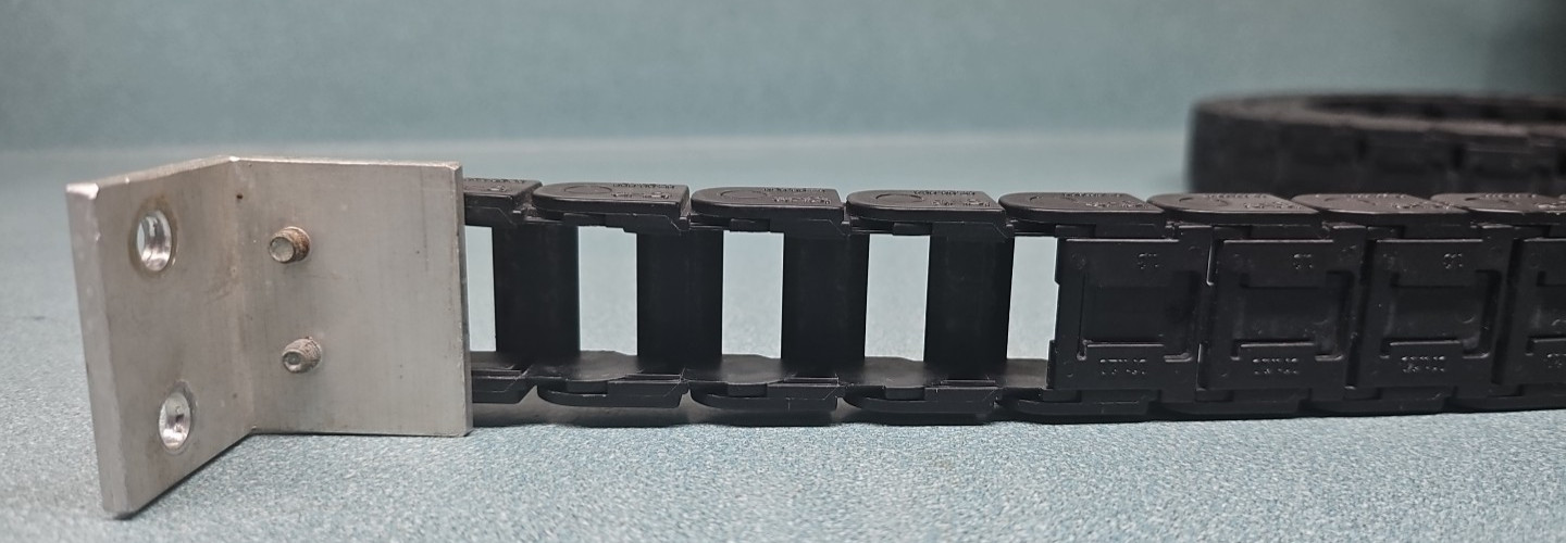 Igus 07.20.028 Energy Chain System, 63 links, 1 Bracket 060.20