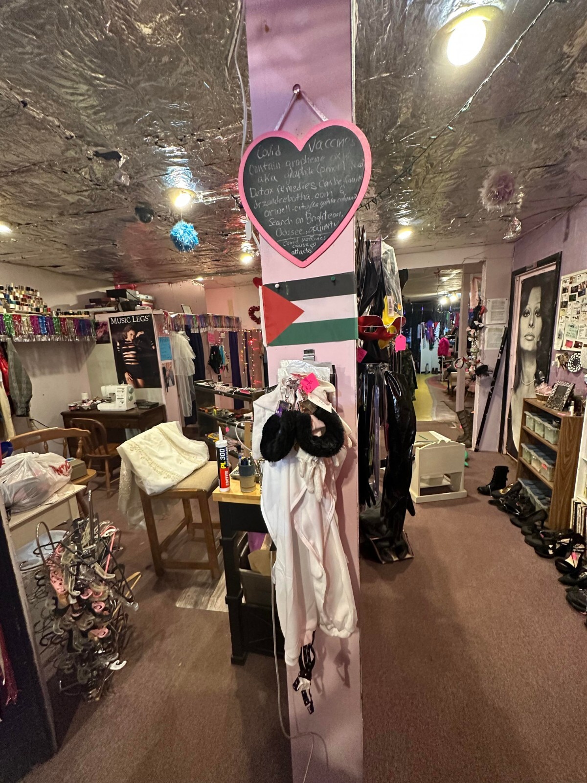 Wholesale lingerie. costume. vintage, shoes, jewelry, store business inventory+