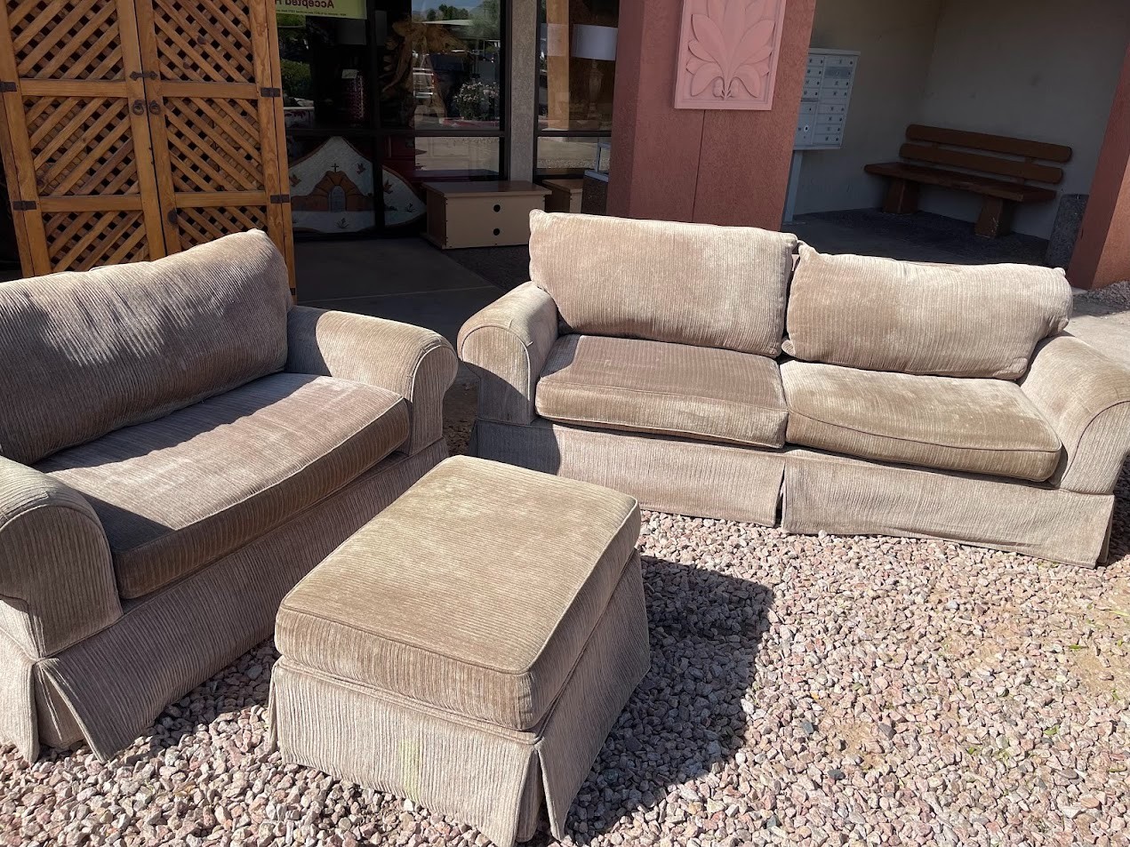 Retail – Furniture, Art Antiques Resale or Consignment- GOLD MINE in Scottsdale