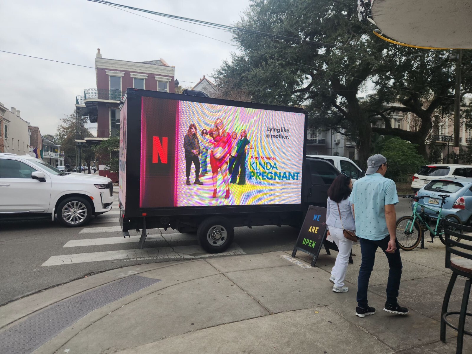 LED Mobile Billboard trucks for Digital OOH marketing- KY