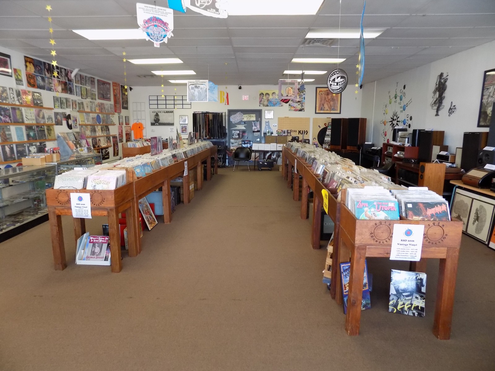 Spin Connection – Great Waco Record Store – Closing – Everything for Sale