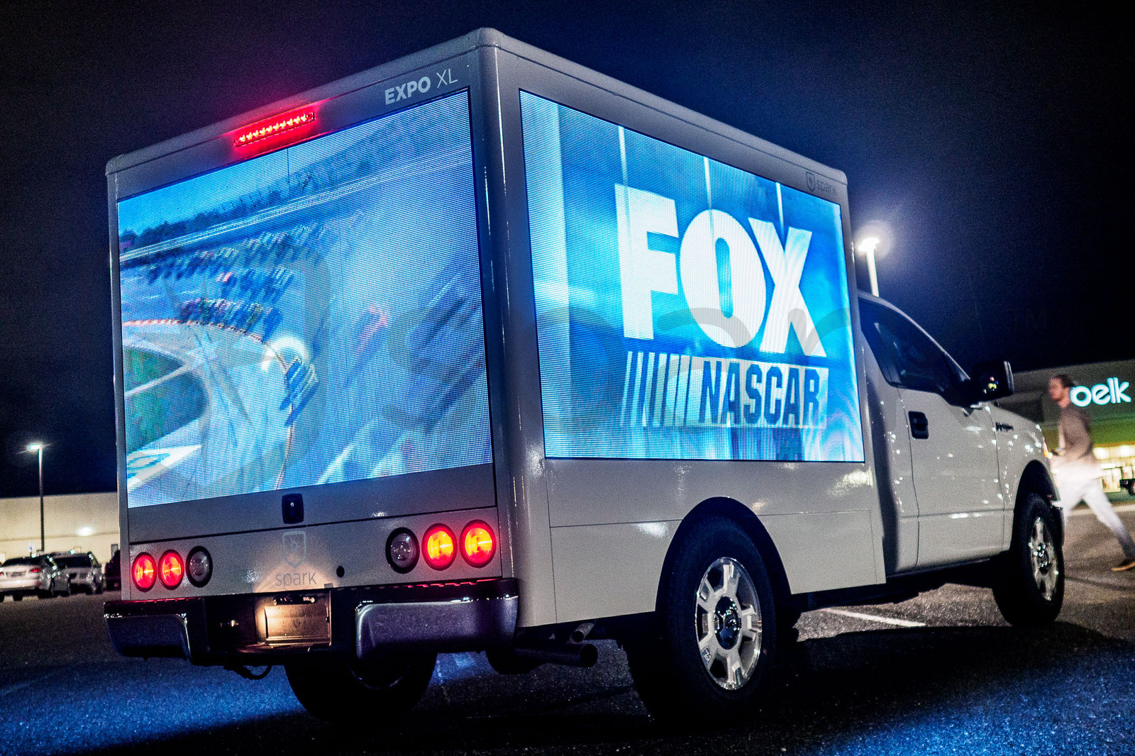 Digital mobile billboard advertising trucks with super bright LED Video / Audio