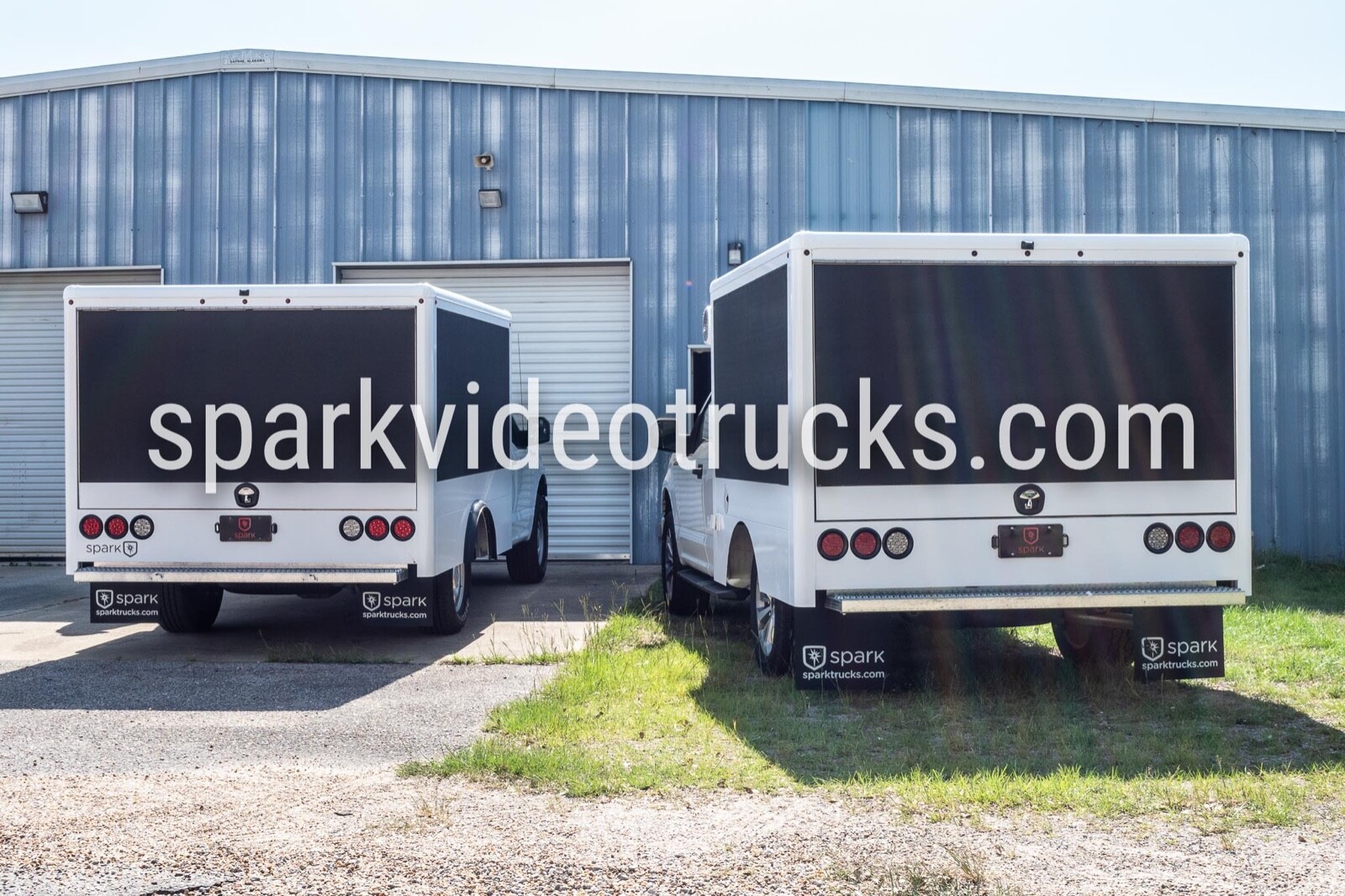 Digital mobile billboard advertising trucks with super bright LED Video / Audio