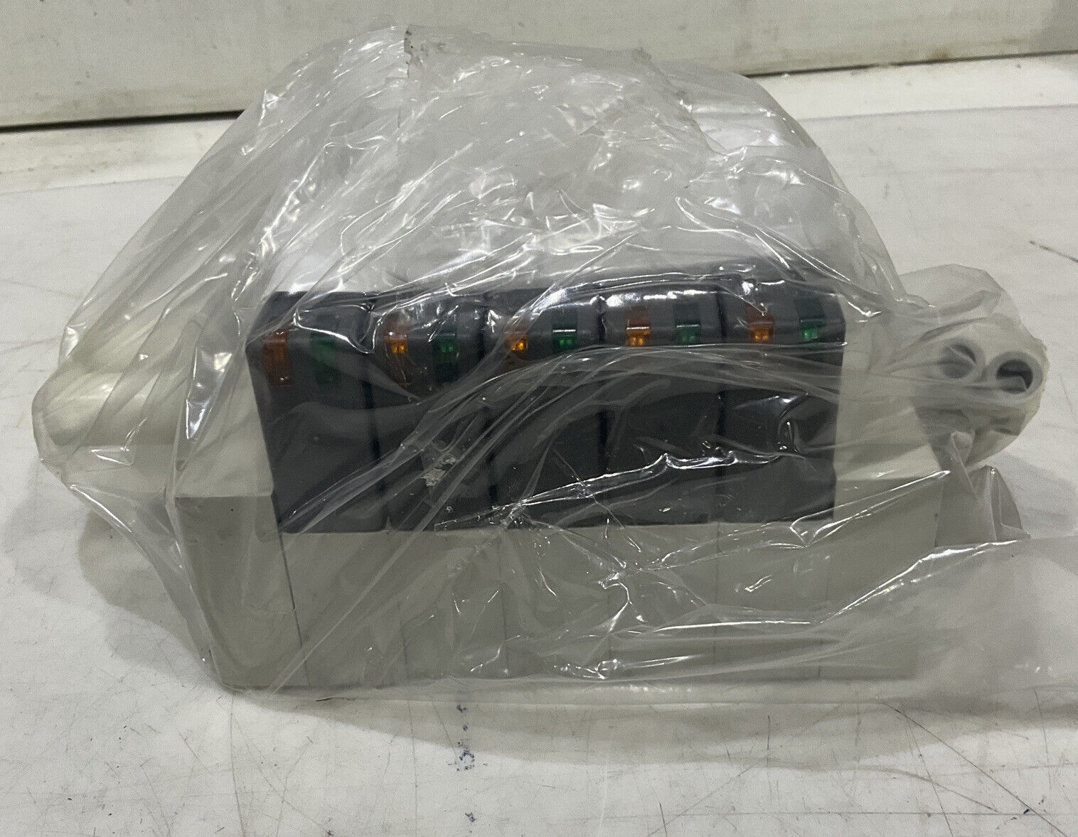 SMC VV5Q41-05-DAM0106 MOUNTED MANIFOLD SUBCONNECTOR TRANSMISSION ASSEMBLY U3S