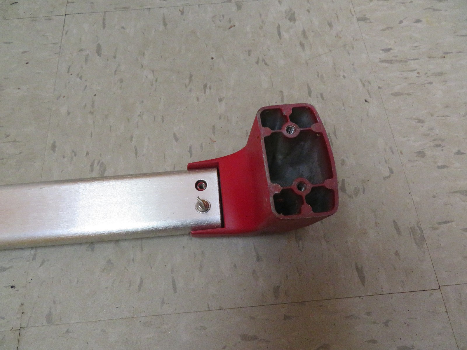VULCAN RED HANDLE 17-1/2″ CENTER TO CENTER MOUNTING HOLE
