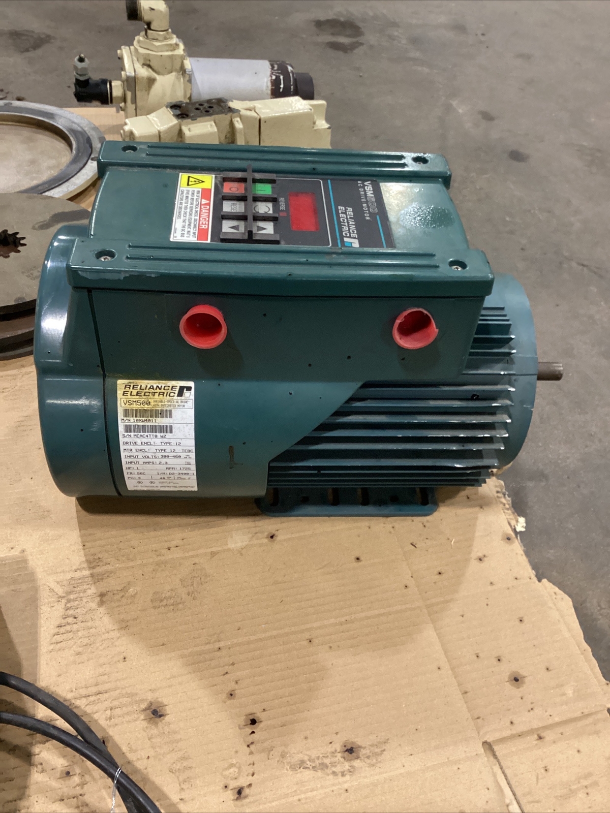RELIANCE ELECTRIC AC DRIVE MOTOR VSM500 Volts: 380-460 #624G57PR7