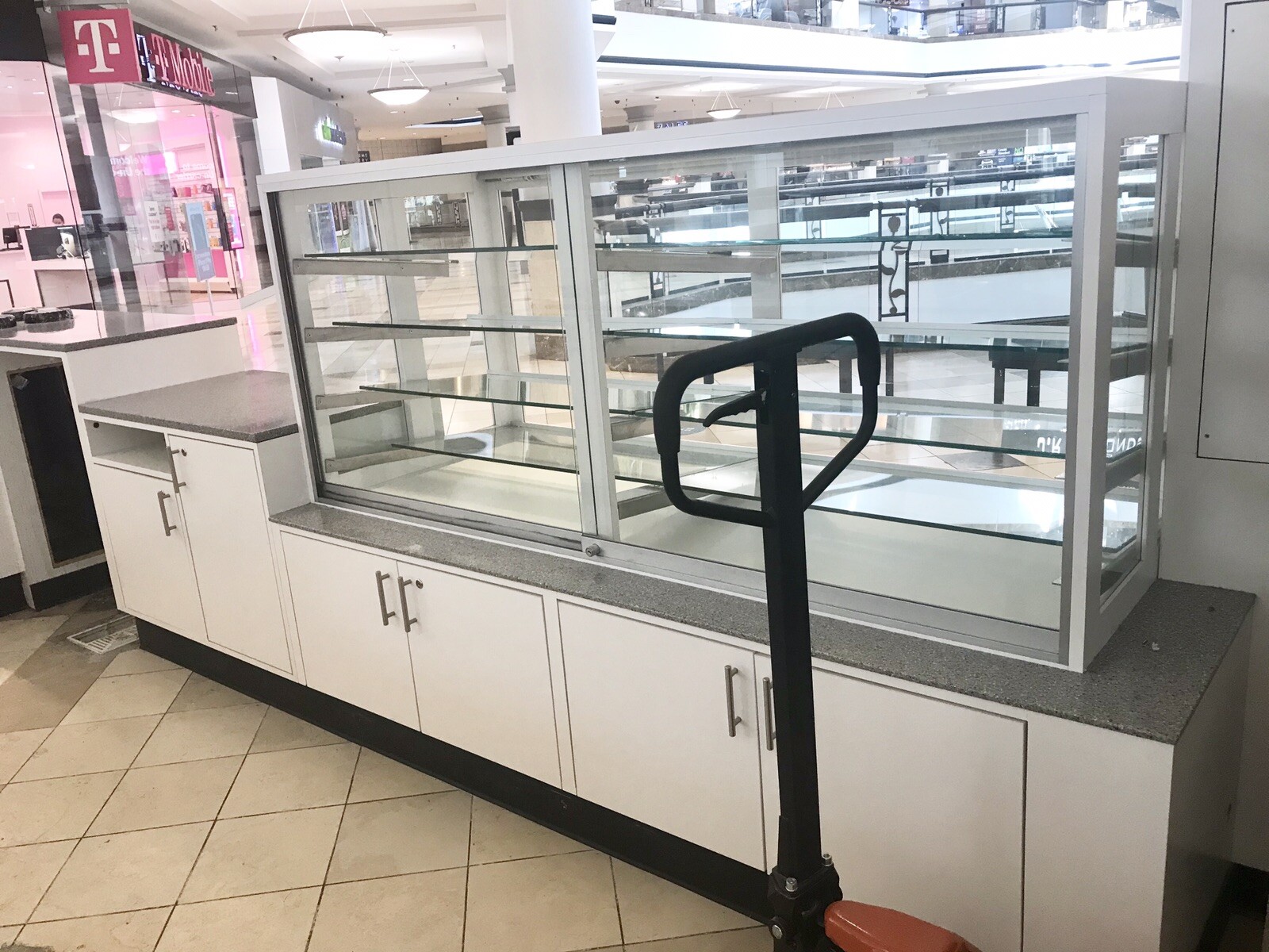 Kiosk For Sale! Food or Retail Use