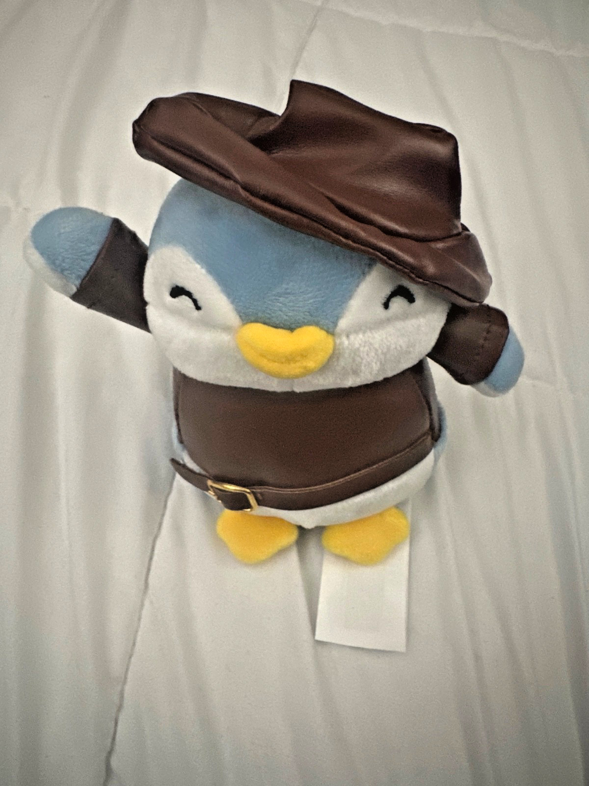 Miniso Blind box Unboxed Penpals penguins from around the globe, Cowboy version