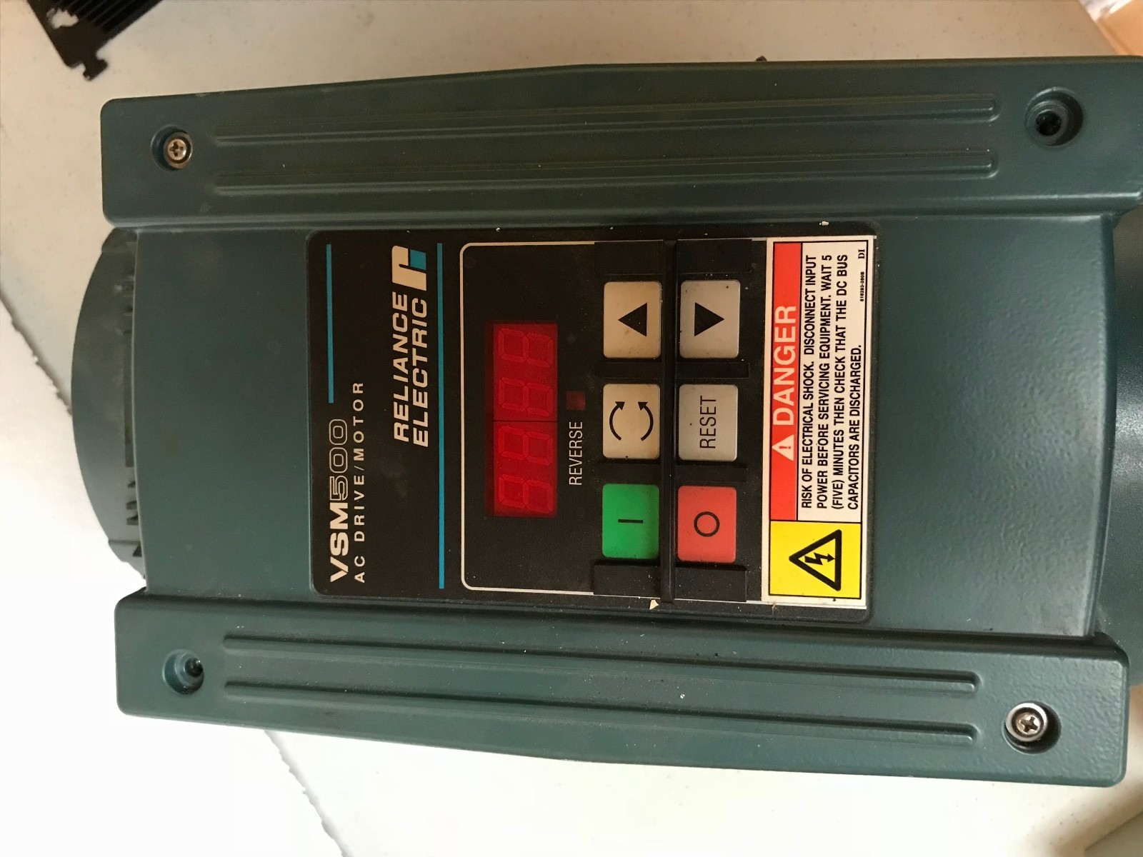 RELIANCE ELECTRIC AC DRIVE MOTOR VSM500 1HP 1 HP 56C 380/460 3PH 56C 10XW4011