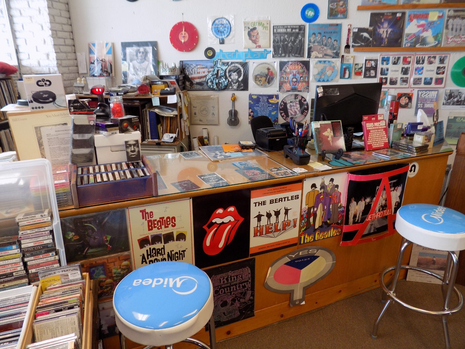 Spin Connection – Great Waco Record Store – Closing – Everything for Sale