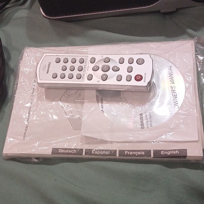 Toshiba TLP-XD2000 Desktop Projector Silver VGA Wired with Remote & Manual