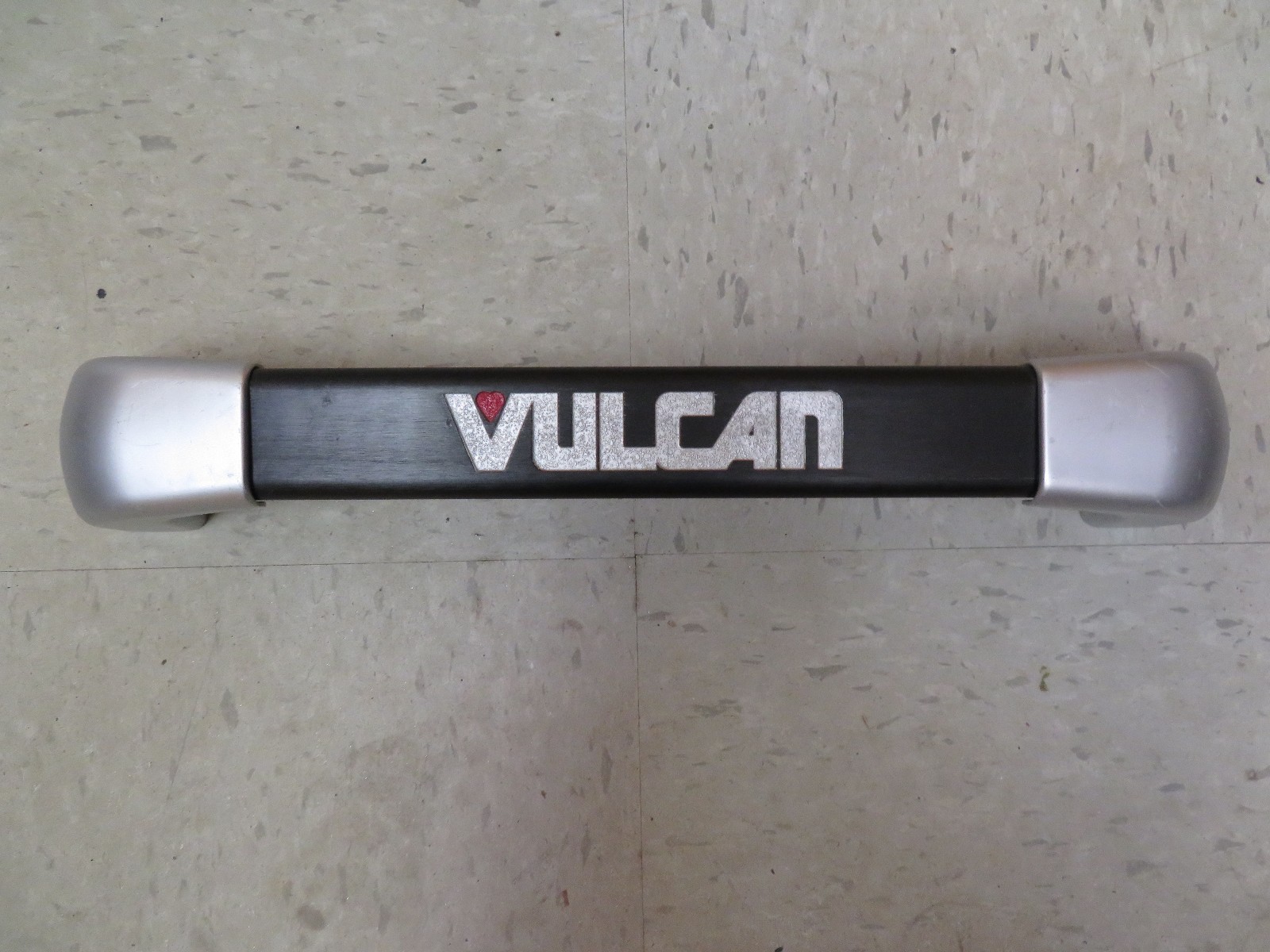 VULCAN GRAY/BLACK HANDLE 17-1/2″ CENTER TO CENTER MOUNTING HOLE