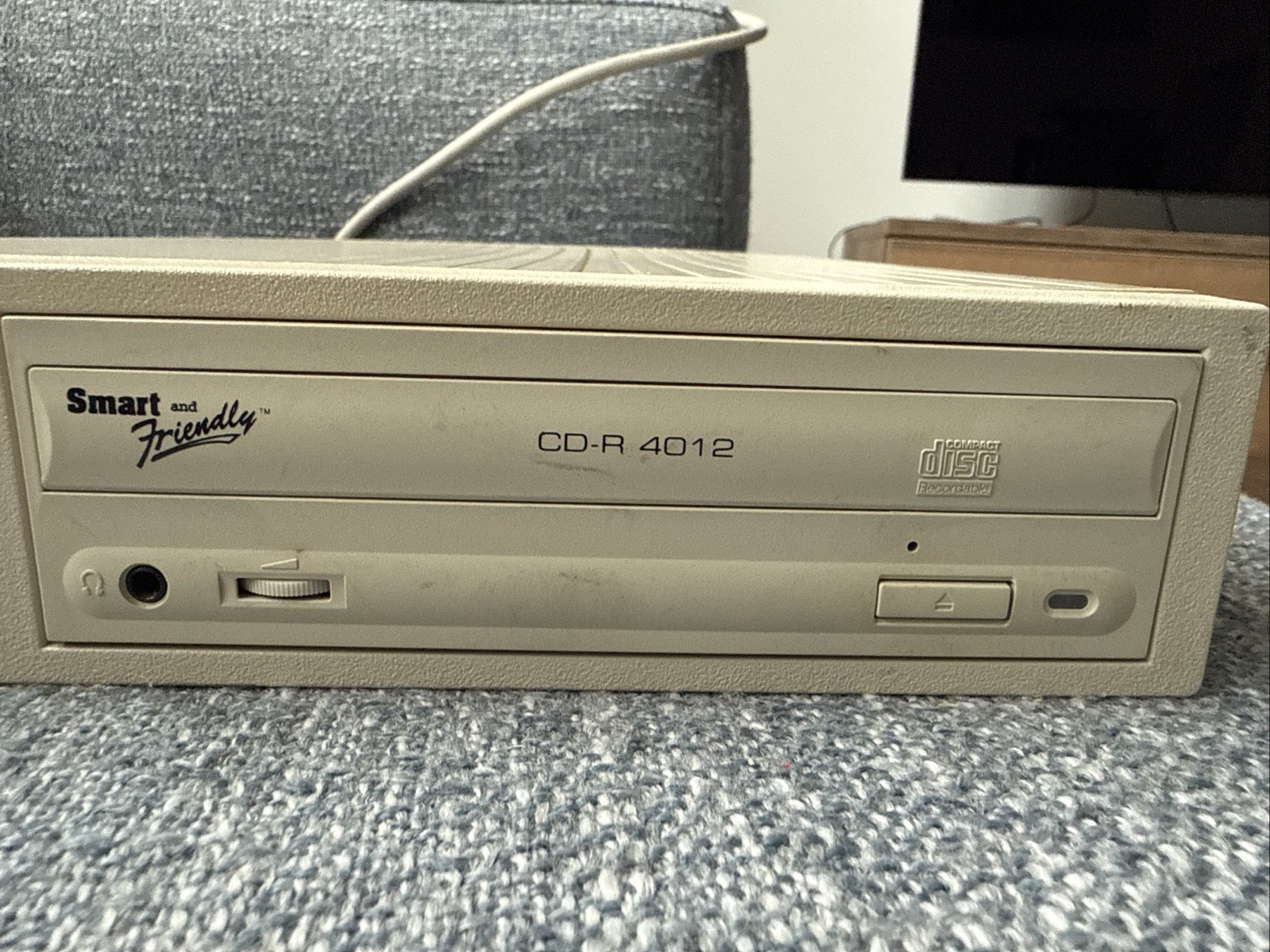 SMART AND FRIENDLY DELUX CD CD-R 4012 120-240 Not Fully Tested PARTS/ Read!!