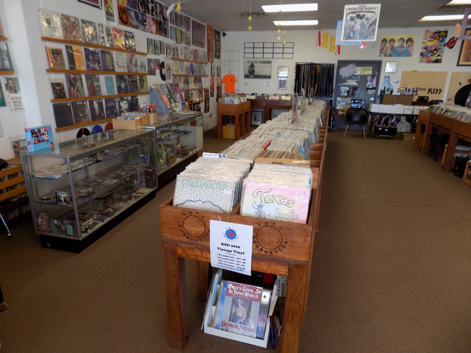 Spin Connection – Great Waco Record Store – Closing – Everything for Sale