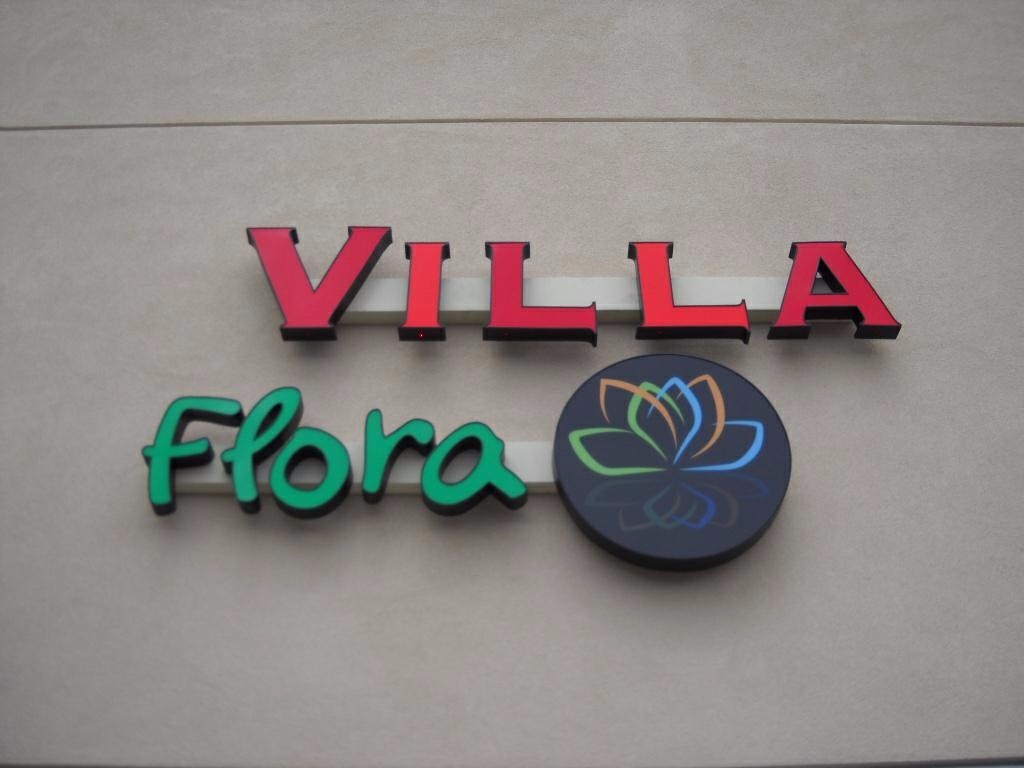 Professional Lighted Sign, Large, versatile, 8 mo used,, paid $7k sacrifice $1K
