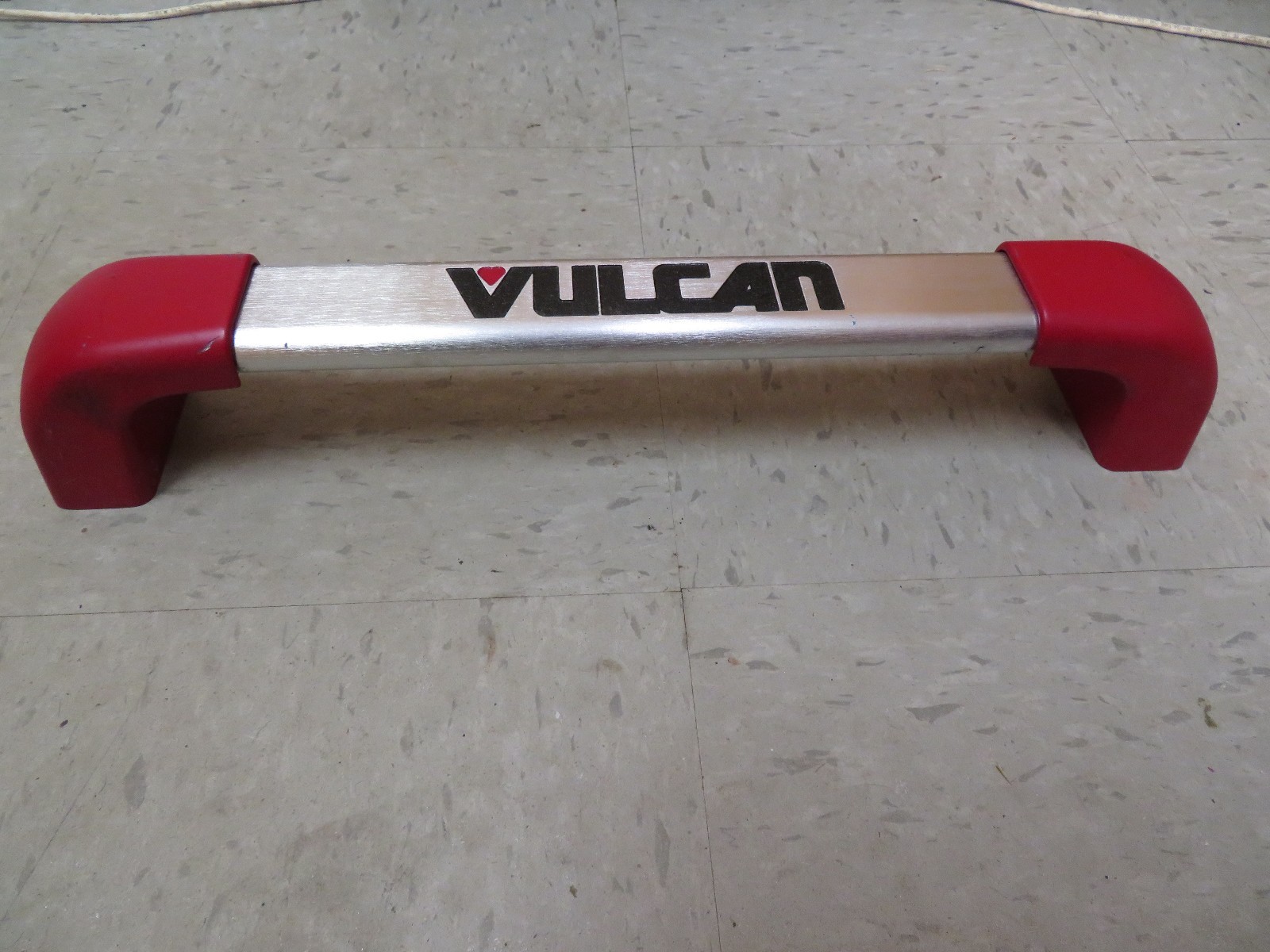 VULCAN RED HANDLE 17-1/2″ CENTER TO CENTER MOUNTING HOLE