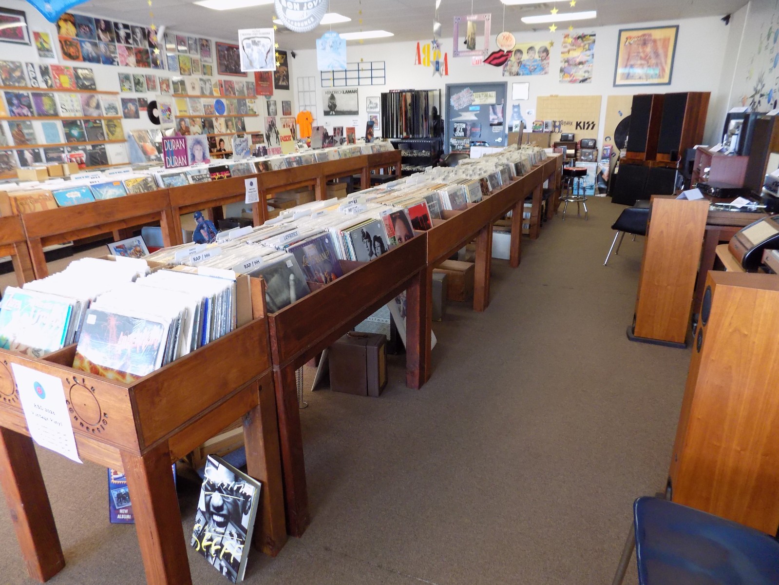 Spin Connection – Great Waco Record Store – Closing – Everything for Sale