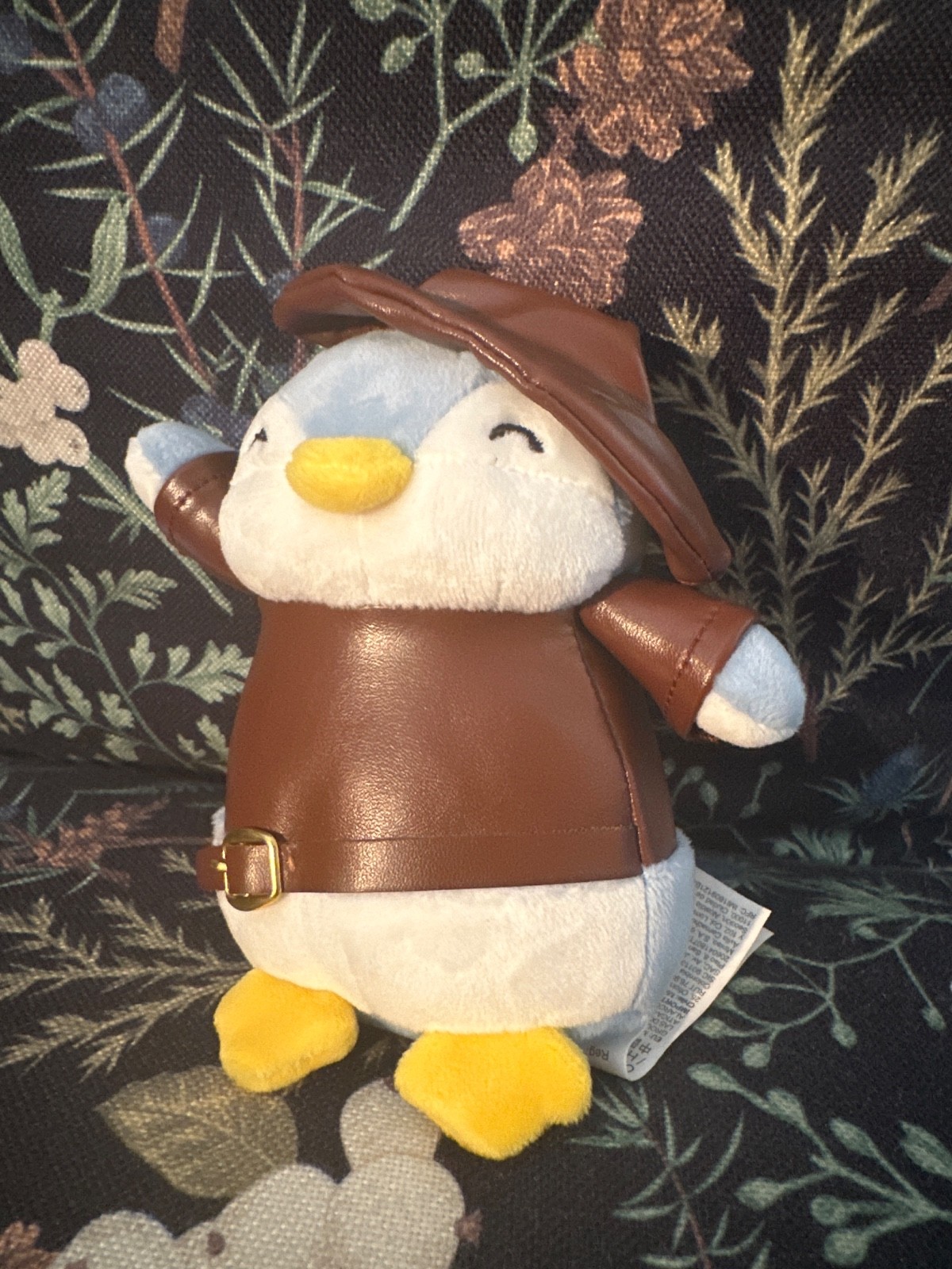Miniso Blind box Unboxed Penpals penguins from around the globe, Cowboy version
