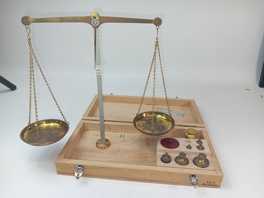 Vintage Gold Travelling Scale in wooden box. Marked Western Germany