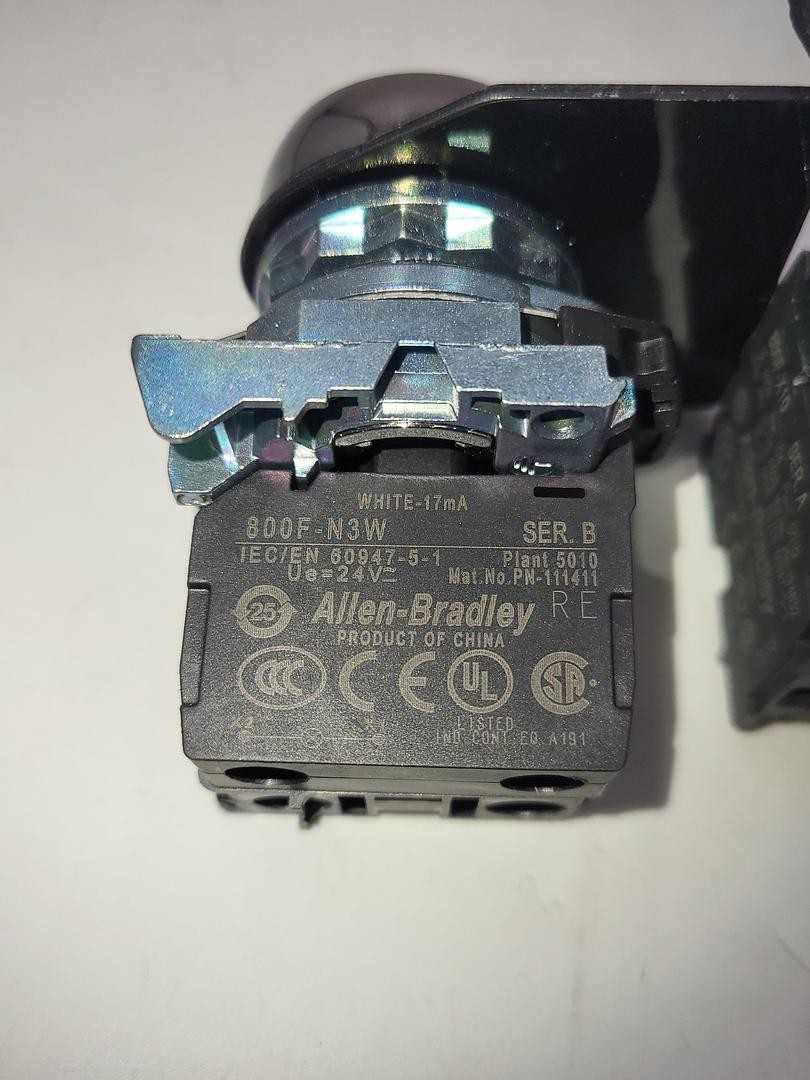 Allen Bradley Green Push Button 800FM-LE3 contact blocks 800F-X10 & 800F-N3W