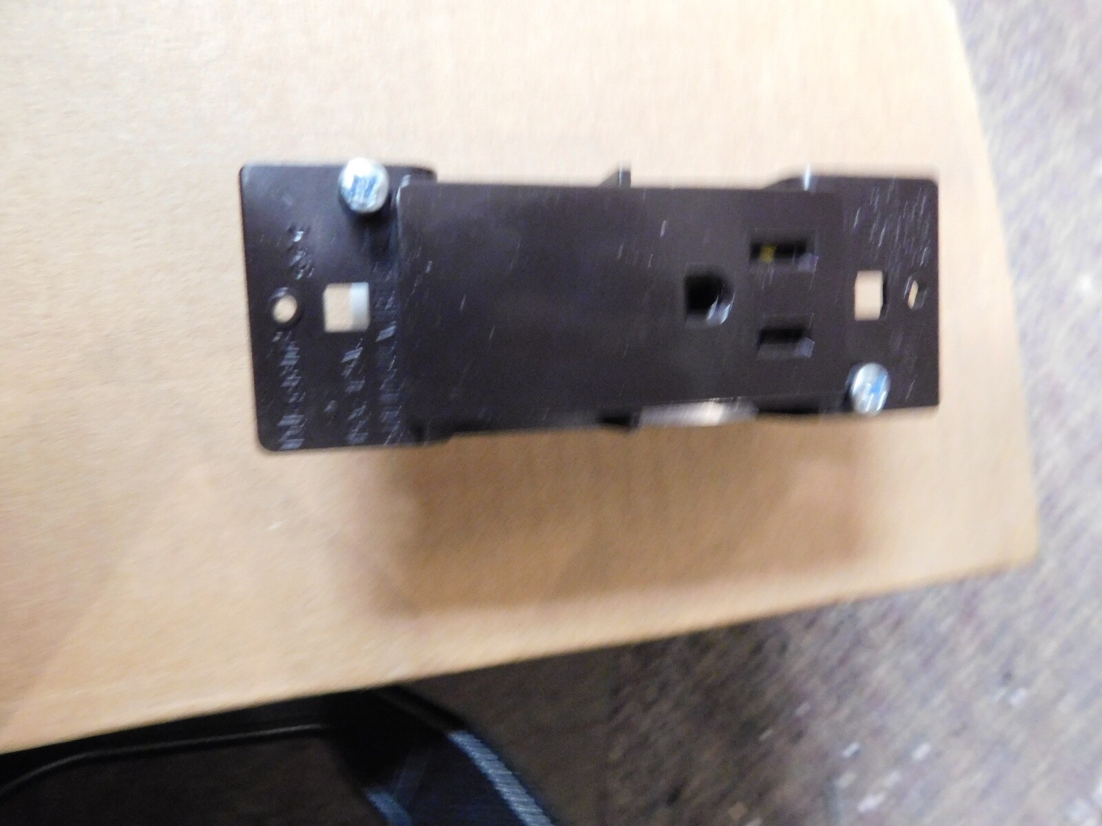 P&S Slater Self Contained Single Outlet Receptacle 125V BROWN mobile home