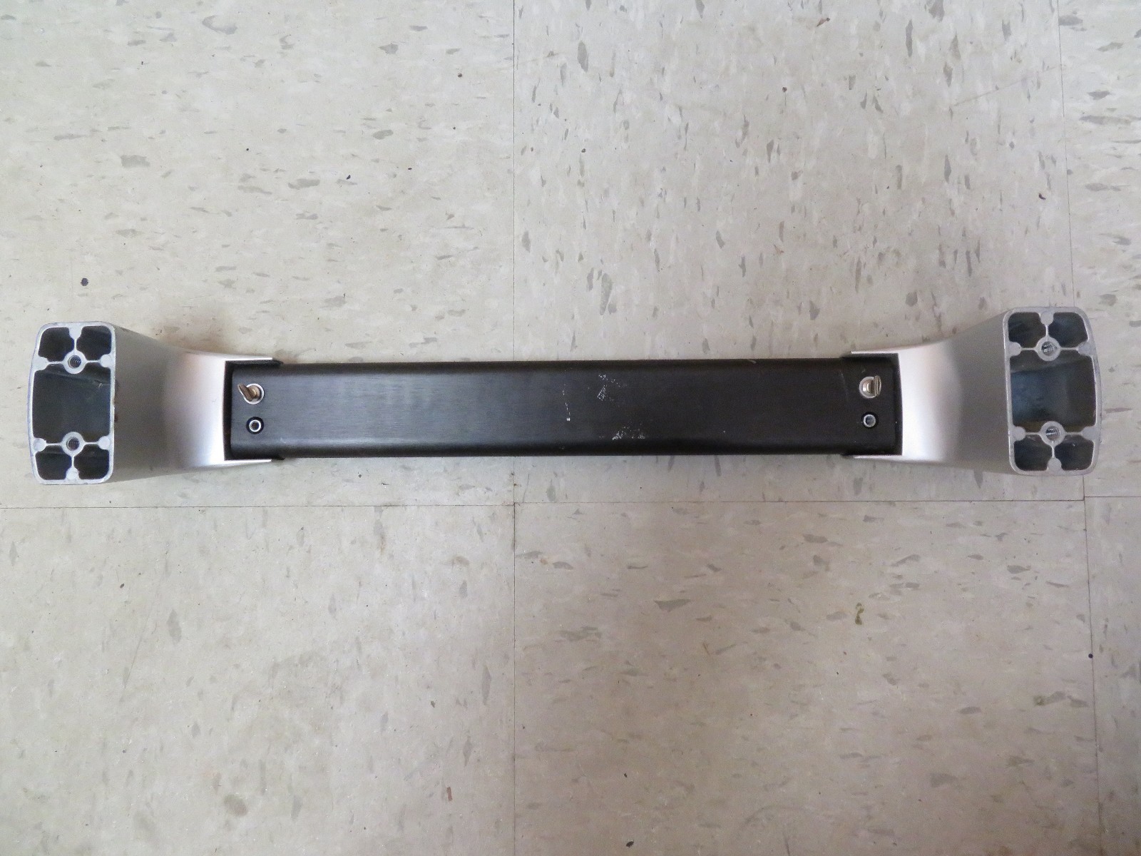 VULCAN GRAY/BLACK HANDLE 17-1/2″ CENTER TO CENTER MOUNTING HOLE