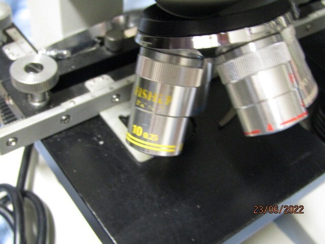 FISHER MICROMASTER TRANSMITTED LIGHT WITH 4X 100X 40X 10X OBJECTIVE – 3 IN STOCK